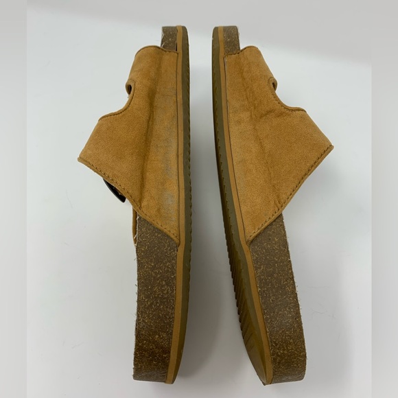 BearPaw Sandals - Picture 6 of 9